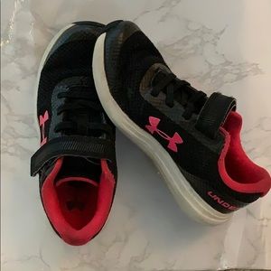 Kid’s Under Armour tennis shoes